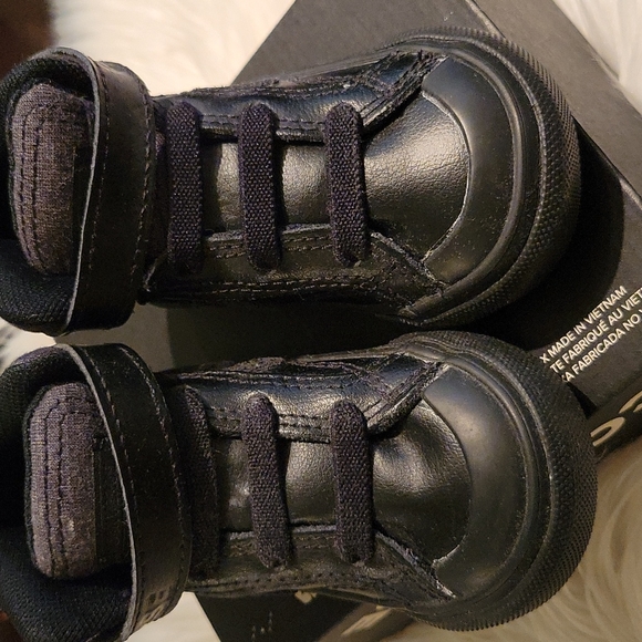 Converse Sneakers - Picture 4 of 9